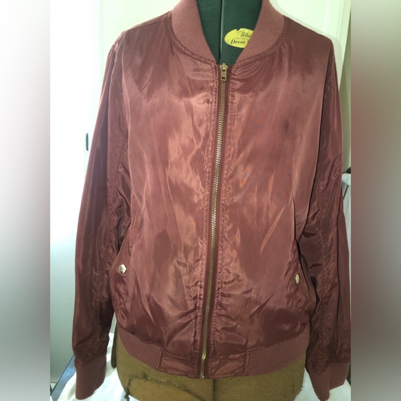 Bomber Jacket - Picture 5 of 9